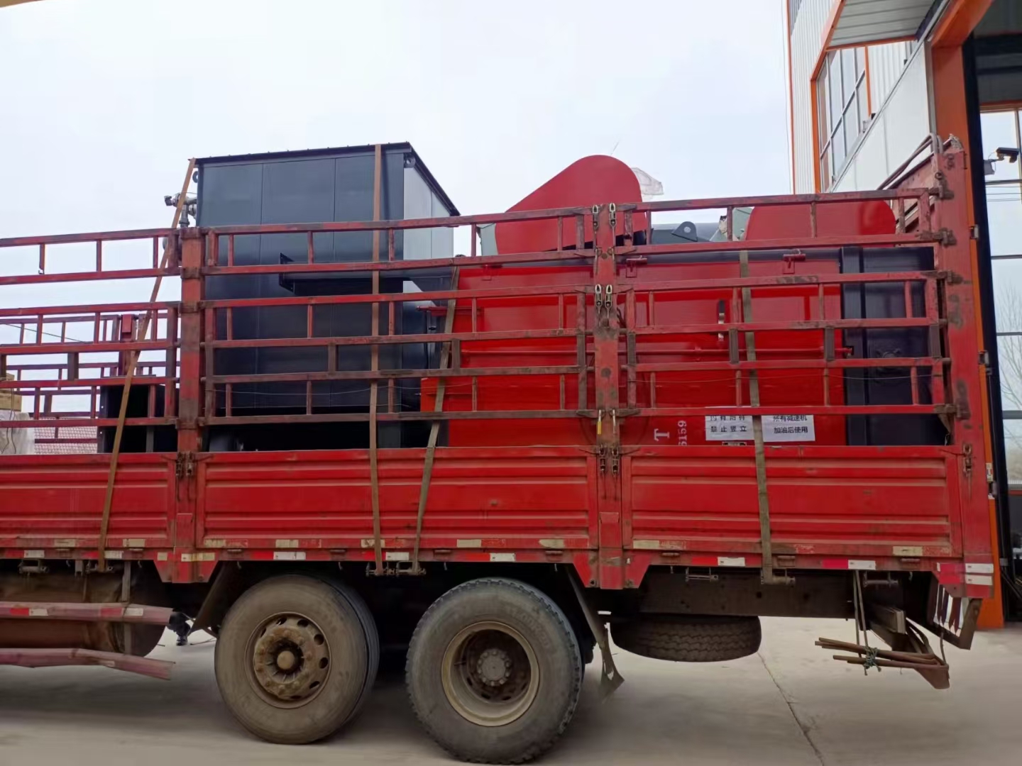 打砂機價格_打砂機_學生課桌椅打砂除銹機