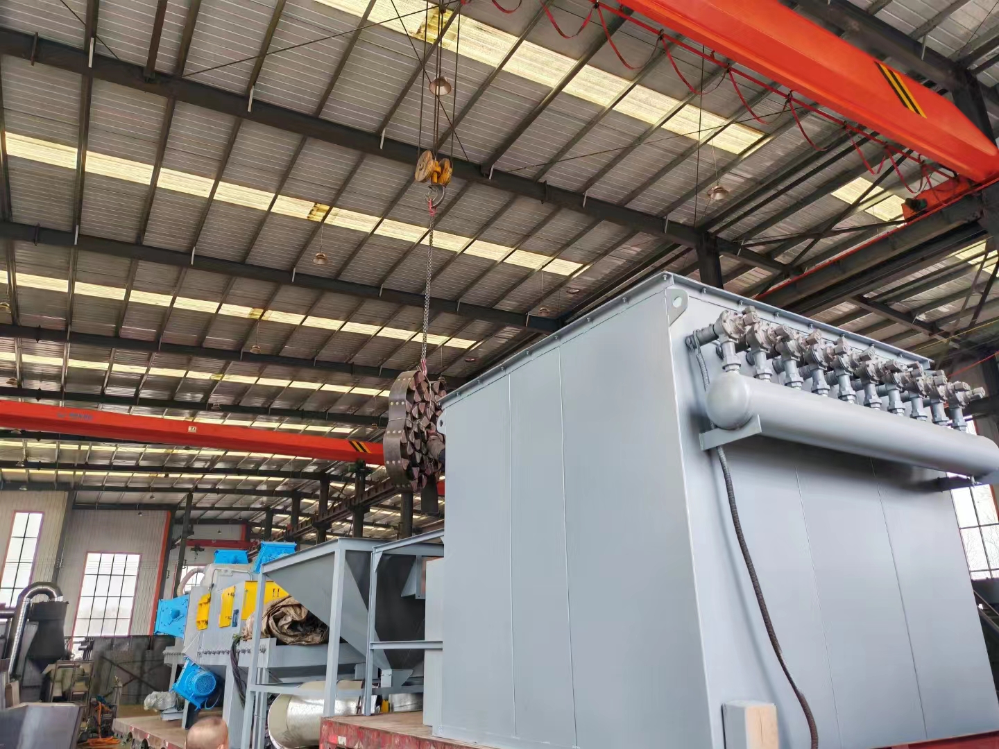 鐵砂除銹機_家具產品打砂除銹機_打砂除銹機設備